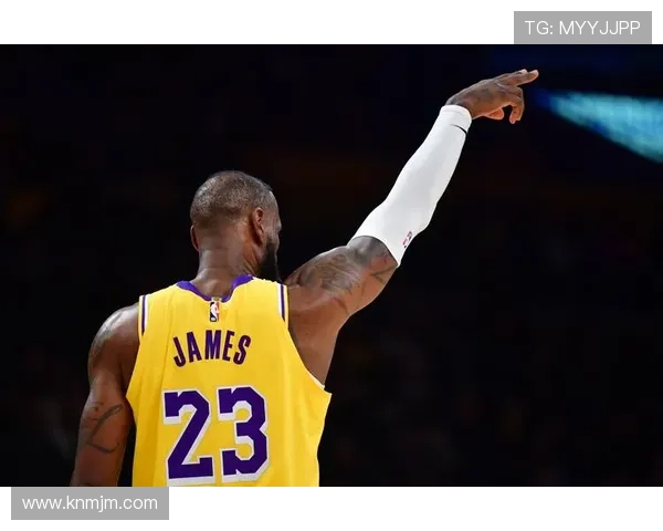 詹姆斯迎来职业生涯新高湖人连胜纪录刷新全队表现堪称完美